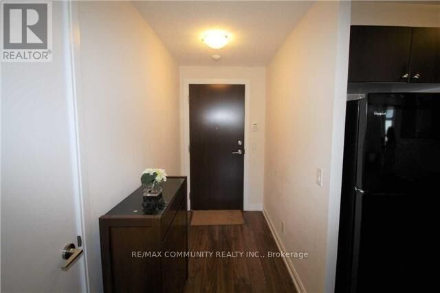 Property Photo: 181 Village Green Square 2821 ON M1S 0K6