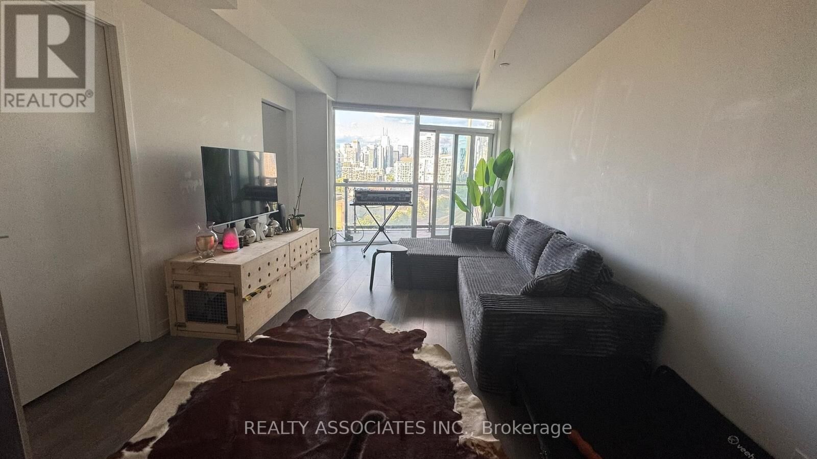Property Photo:  30 Ordnance Street 1009  ON M6K 0C8 