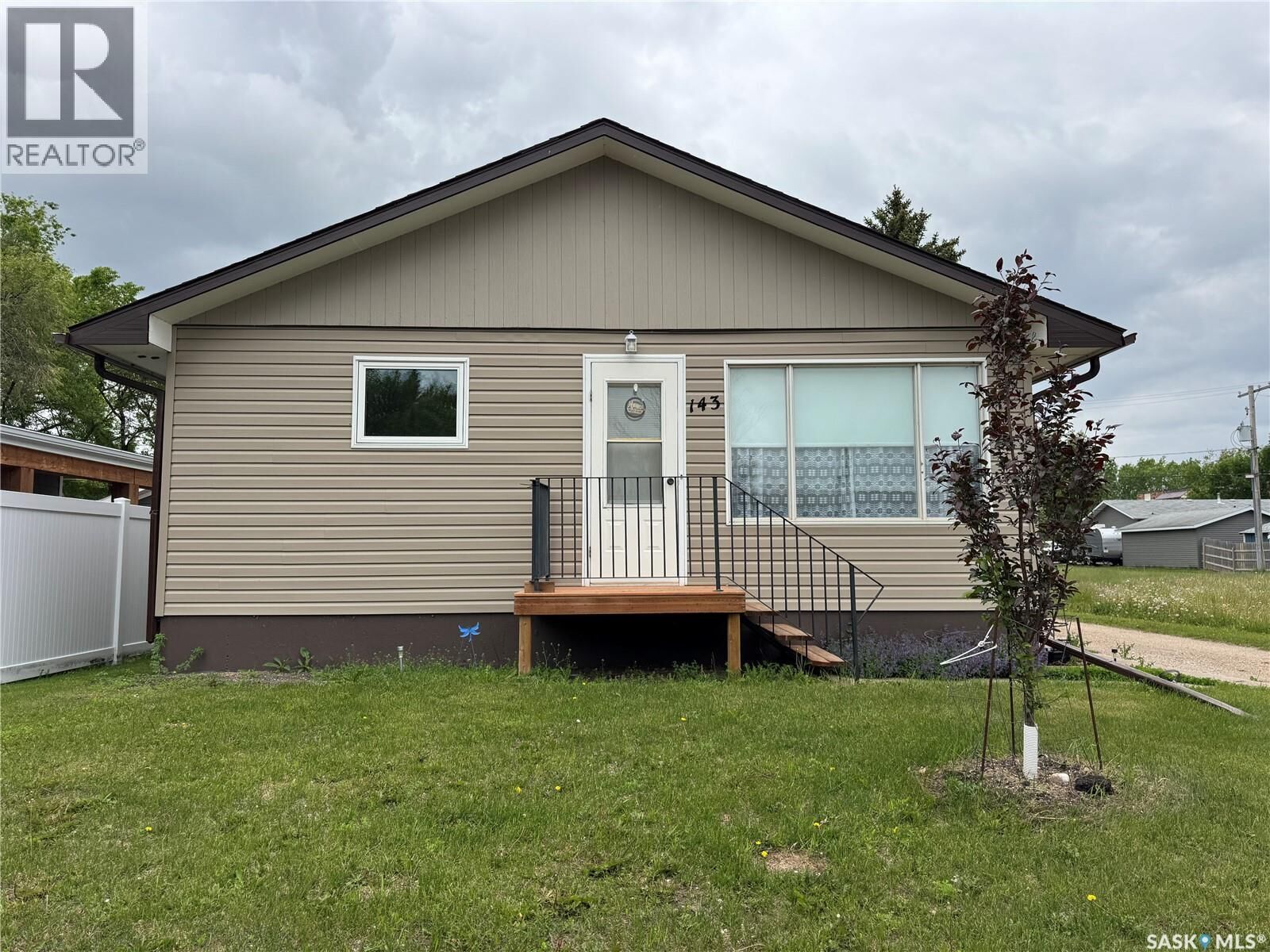Property Photo:  143 Broadway Street  SK S0A 1A0 