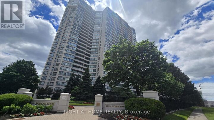 Property Photo: 550 Webb Drive 914 ON L5B 3Y4