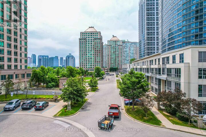 Property Photo:  11 Lee Centre Drive 707  ON M1H 3J5 
