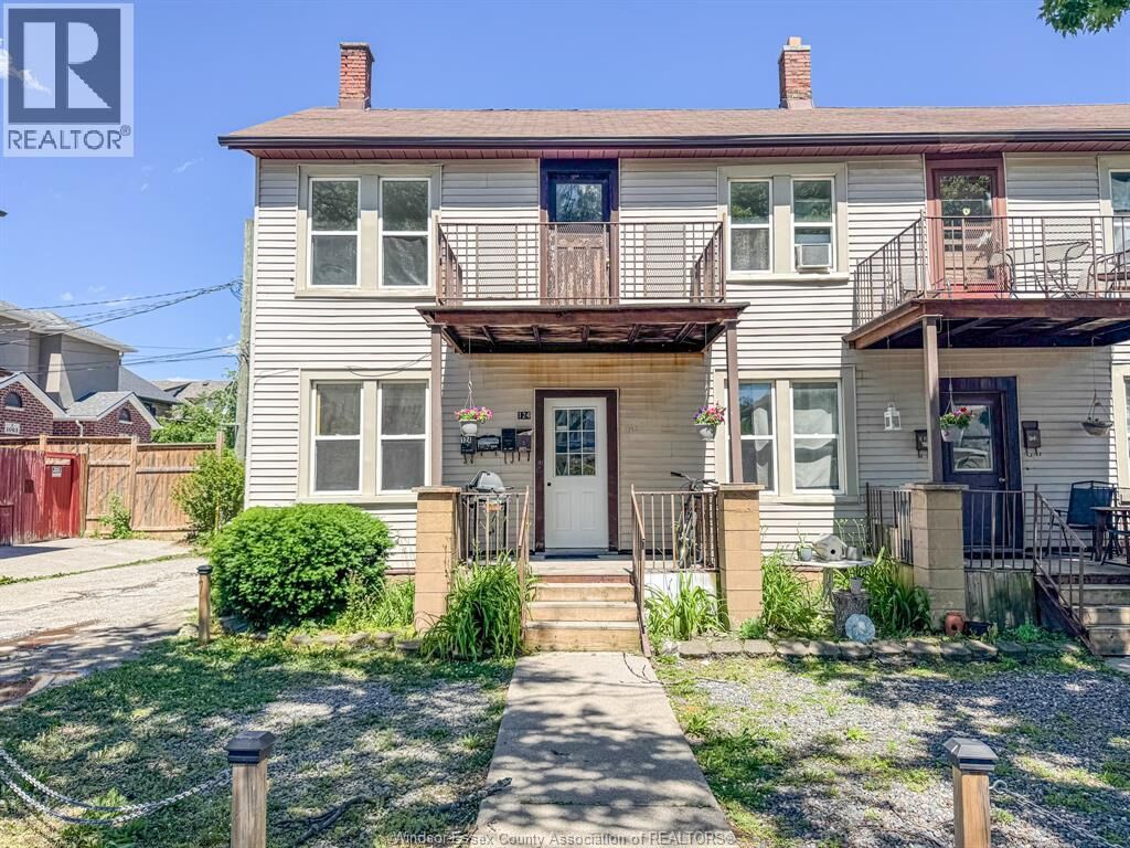 Property Photo:  130 Elm Avenue 126 Upper  ON N9A 5G8 