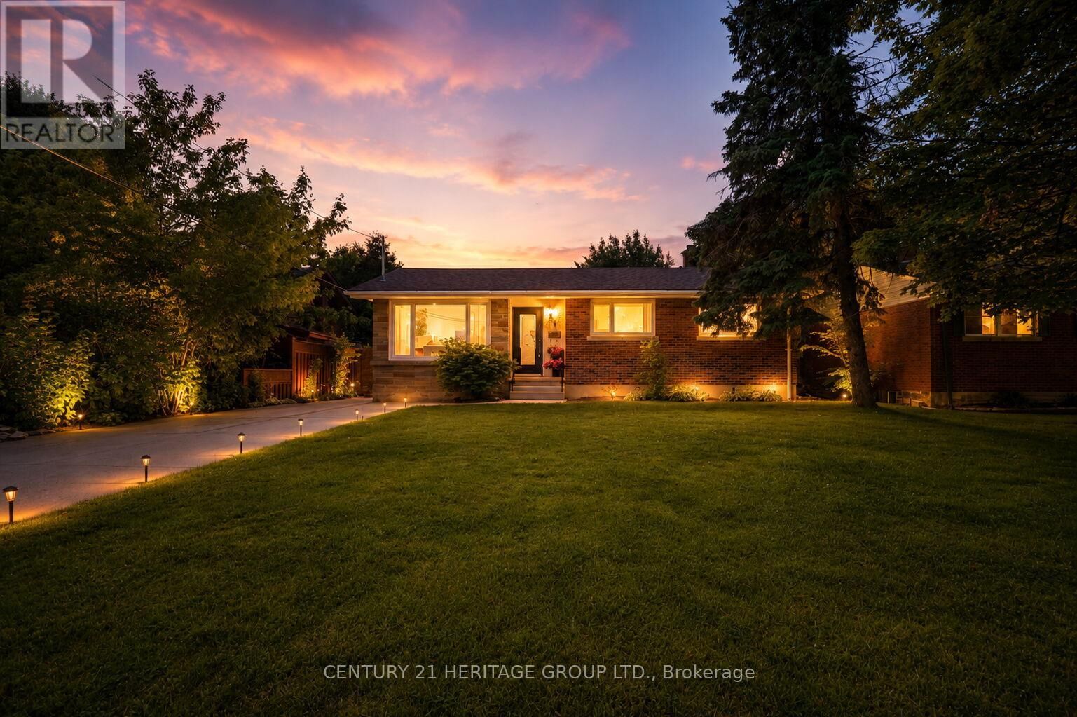 Property Photo:  9 Kingslea Drive  ON L8T 3Z8 