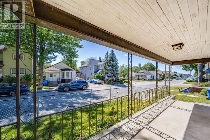 Property Photo: 324 Parent Avenue ON N9A 2B8