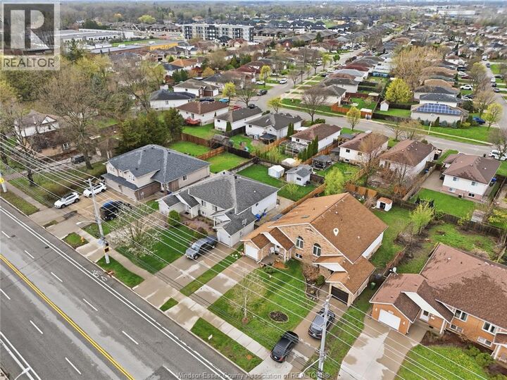 Property Photo: 724 Cabana Road East ON N9G 1A4