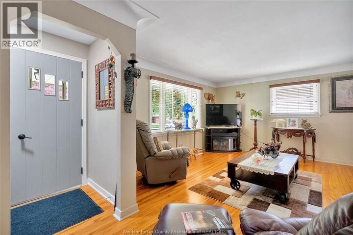 Property Photo:  46 Grace Avenue  ON N8H 1K9 
