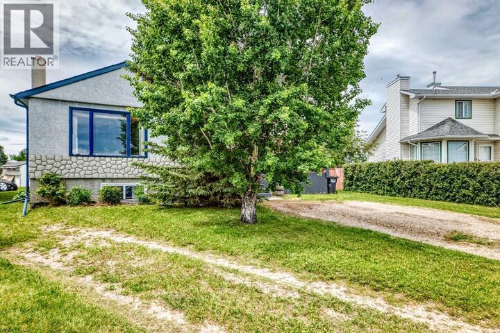 Property Photo:  218 Southridge Place  AB T0M 0W0 