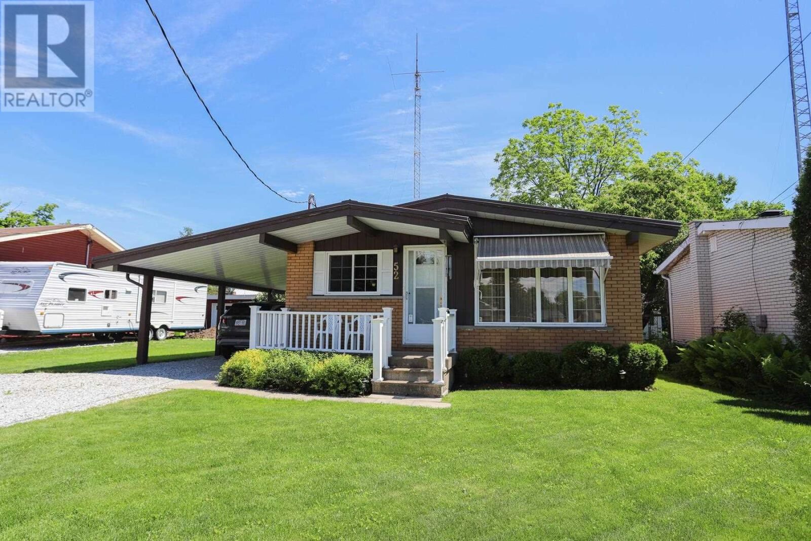 Photo de la propriété: 52 Indiana Dr ON P6A 4Y2