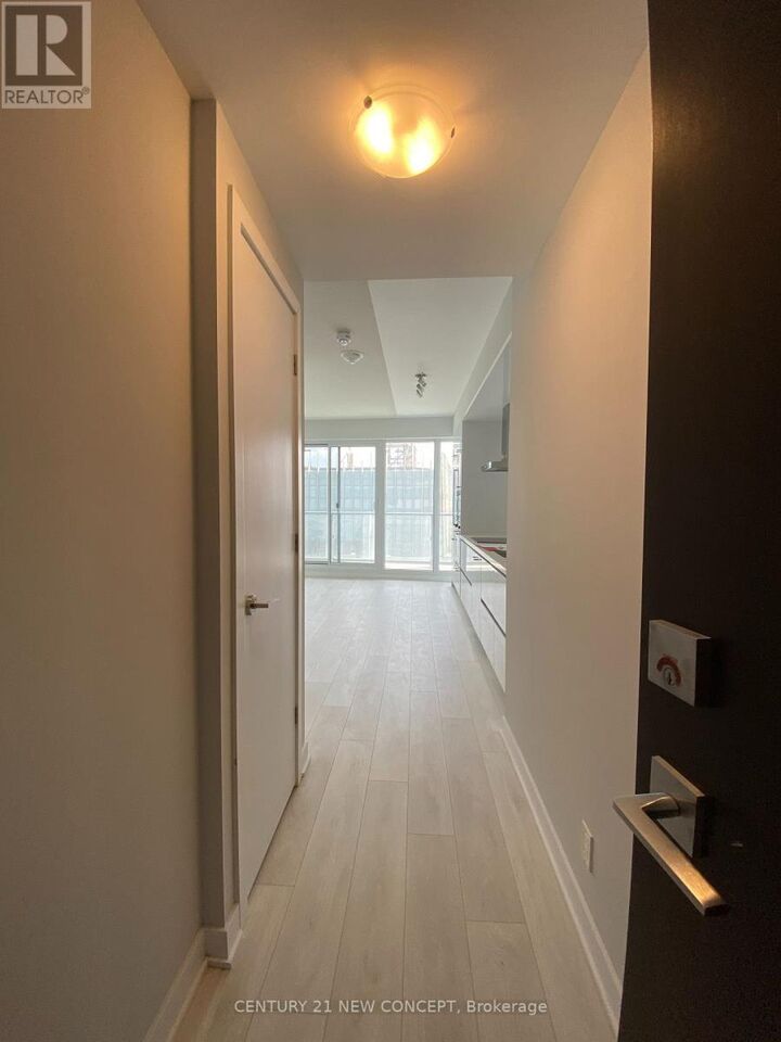Property Photo: 2221 Yonge Street 5006 ON M4S 2B4