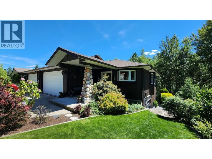 Property Photo: 442 Whitman Way BC V1R 4T9