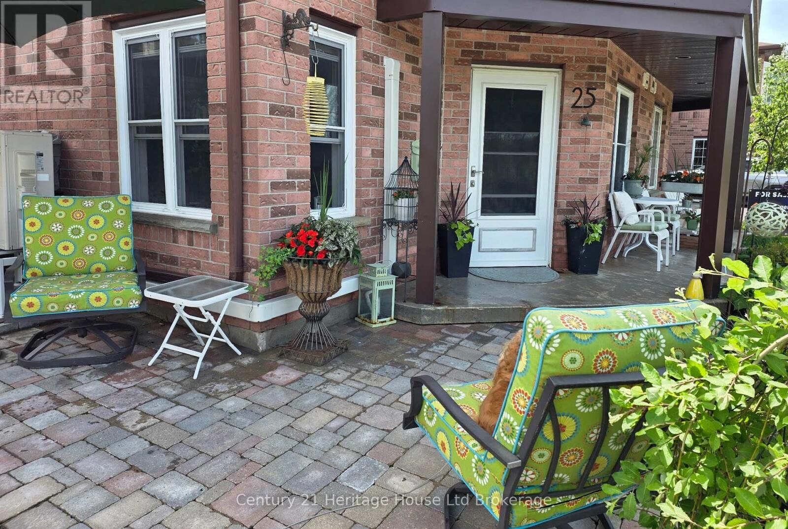 Property Photo:  20 Huron Street North 25  ON N4X 1C5 