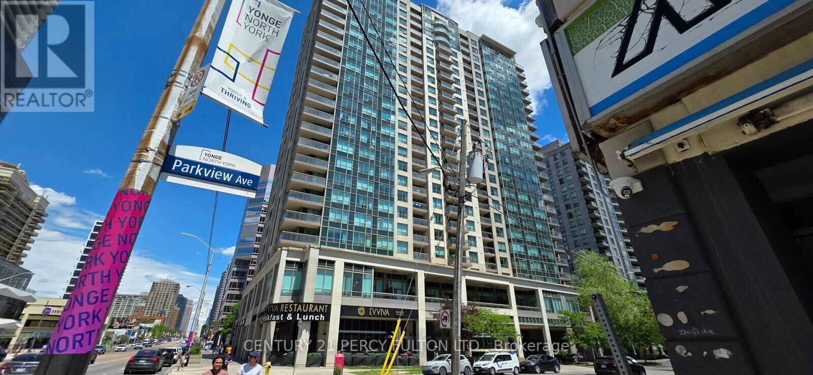 Property Photo: 18 Parkview Avenue 1811 ON M2N 7H7