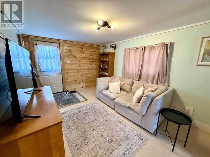 Photo de la propriété:  136 Carufel Ave  ON P6C 4T6 