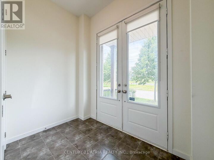 Property Photo: 405 Elyse Court ON L4G 2C9