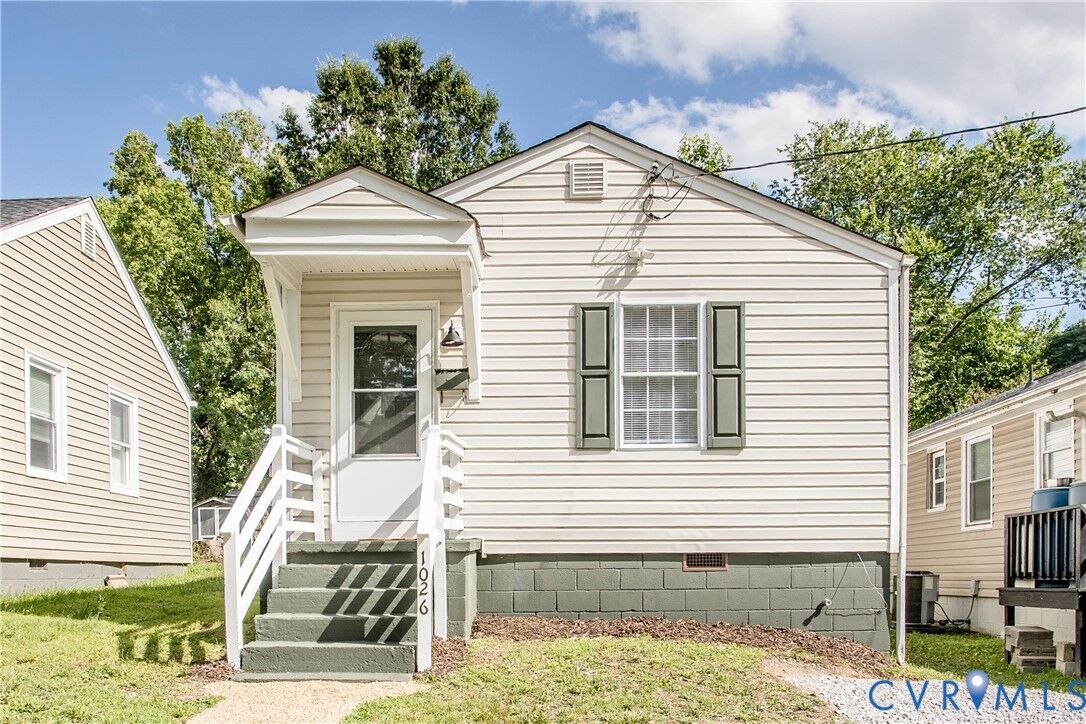 Property Photo: 1026 6th Street VA 23803