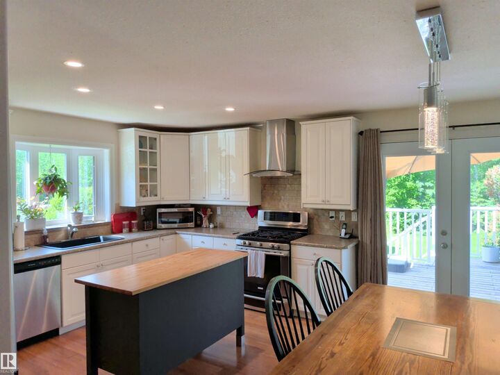 Property Photo:  4224 Twp Road 545 102  AB T0E 0A2 