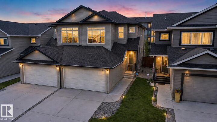 Property Photo:  228 42 Avenue NW  AB T6T 2C8 