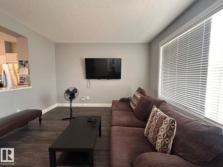 Property Photo:  2105 24 Street NW  AB T6T 0Y8 
