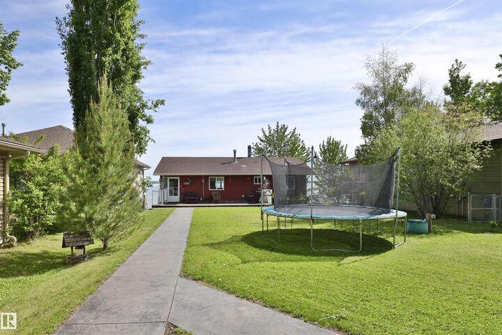 467 Poplar Bay — photo 1