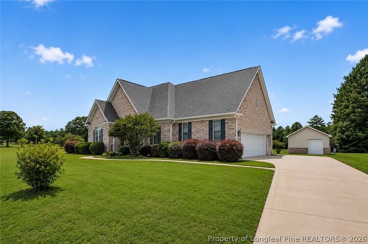 Property Photo:  1309 Oakridge Boulevard  NC 28358 