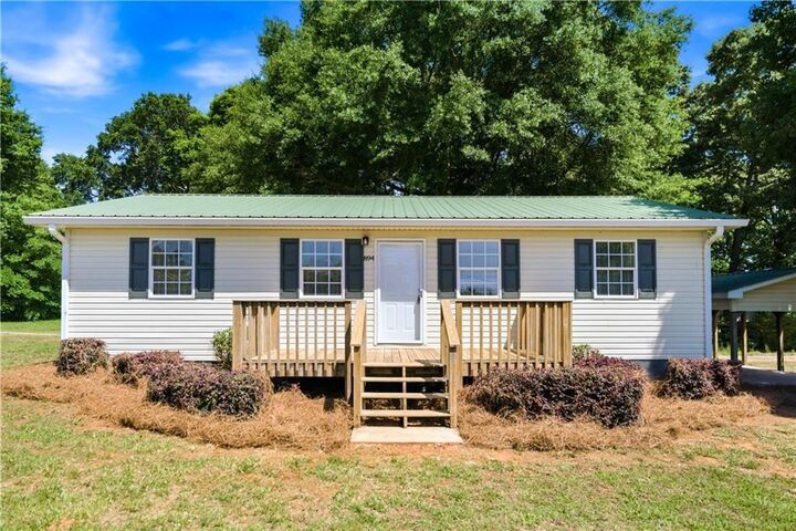 Property Photo: 894 Lakeview Drive GA 30565