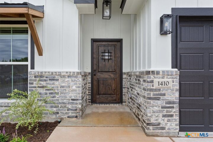 Property Photo:  1410 Flatland Trail  TX 76502 