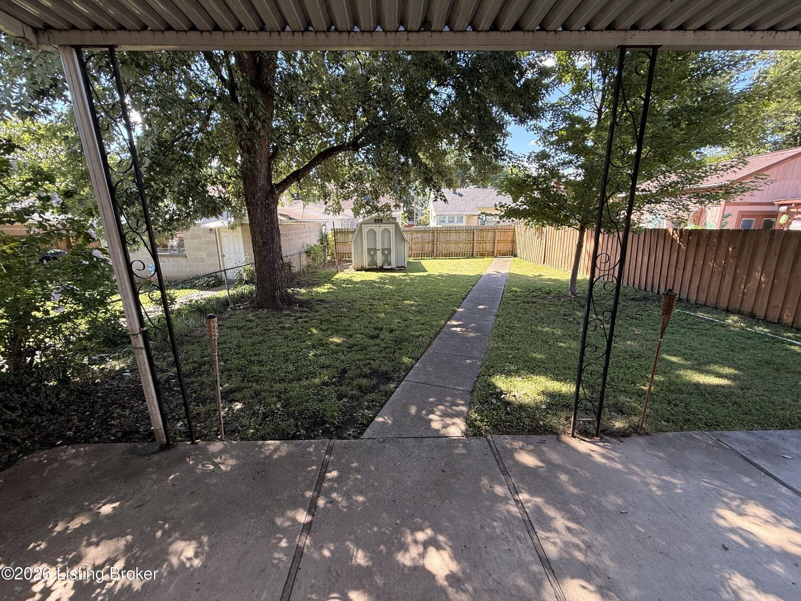 Property Photo: 506 E Brandeis Ave KY 40217