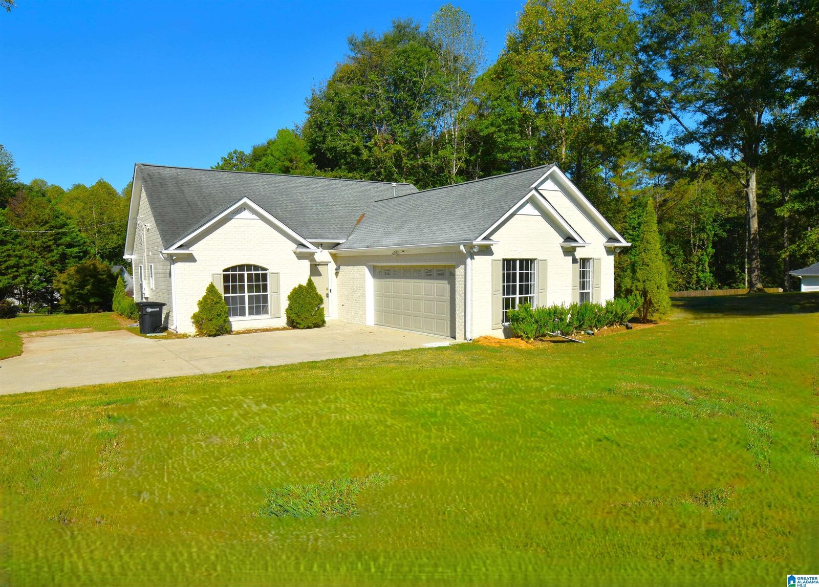 Property Photo:  749 Shelby Forest Trail  AL 35043 