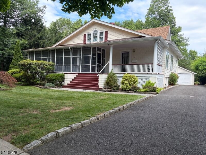 Property Photo:  559 Parkview Ave  NJ 07090 
