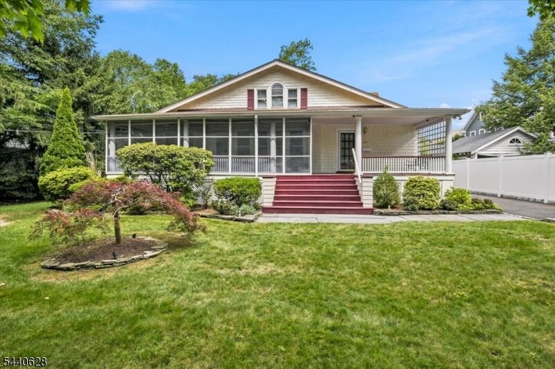 Property Photo:  559 Parkview Ave  NJ 07090 