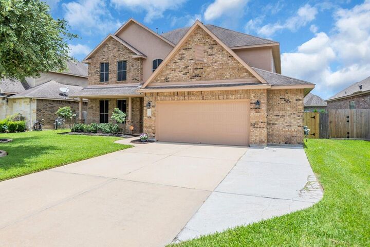 Property Photo: 680 Cumberland Ridge Lane TX 77573