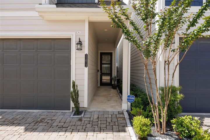 Property Photo:  11013 Cane Oak Way  TX 77043 