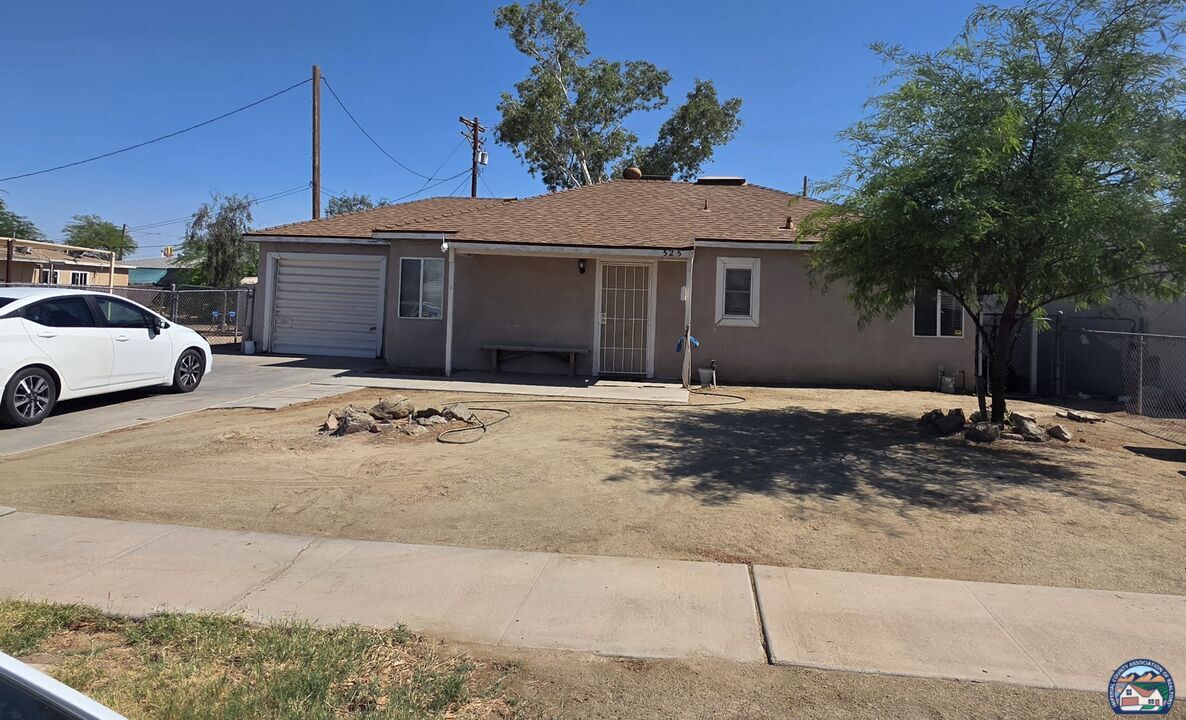 Property Photo:  525   Tangerine Dr  CA 92243 