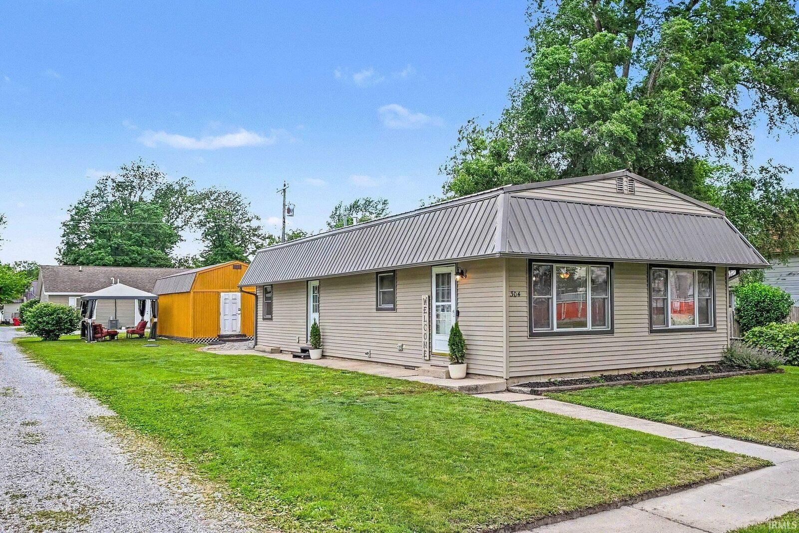 Property Photo: 304 S Franklin Street IN 46539-9269