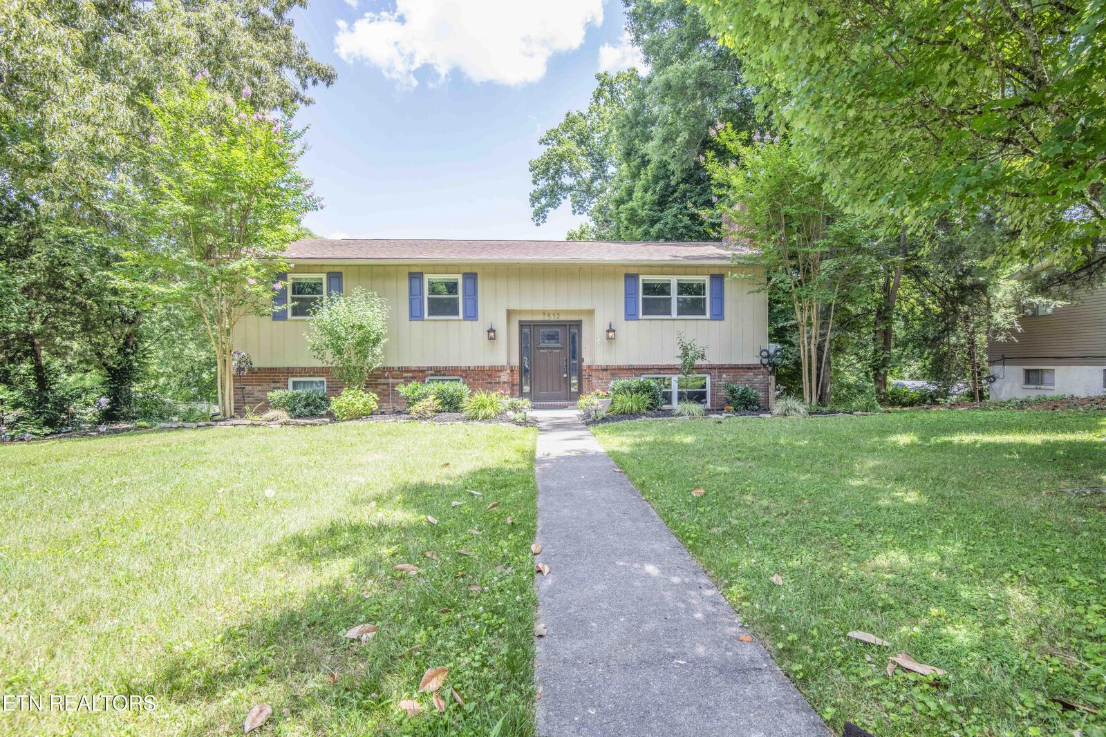 Property Photo:  7512 Luscombe Drive  TN 37919 