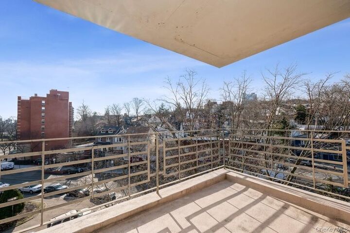 Property Photo: 6485 Broadway 5K NY 10471