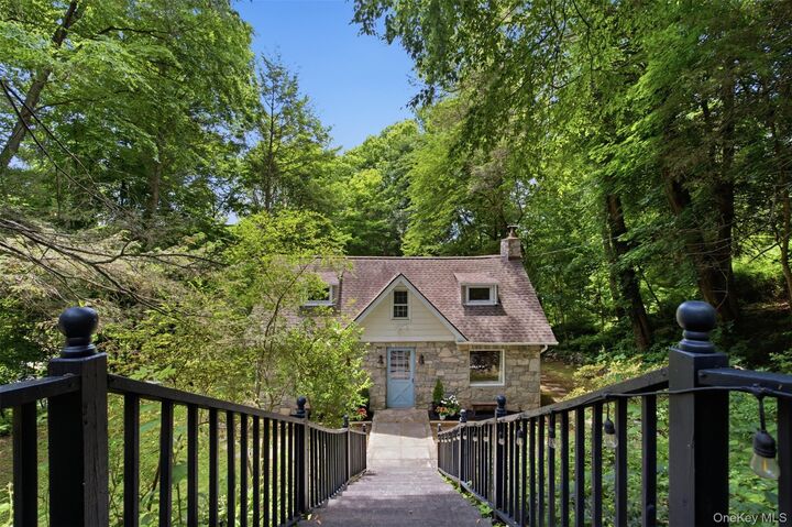 Property Photo:  2 Anton Place  NY 10537 