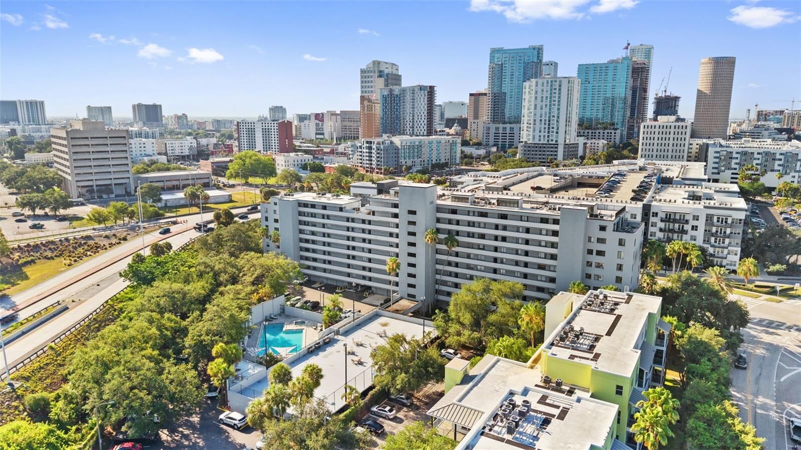 Property Photo: 201 W Laurel Street 907 FL 33602