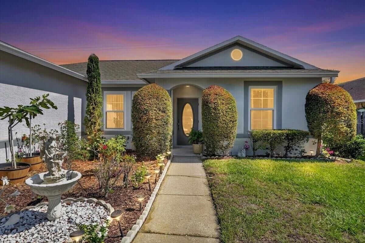 Property Photo:  707 Cypress Park Avenue  FL 34689 