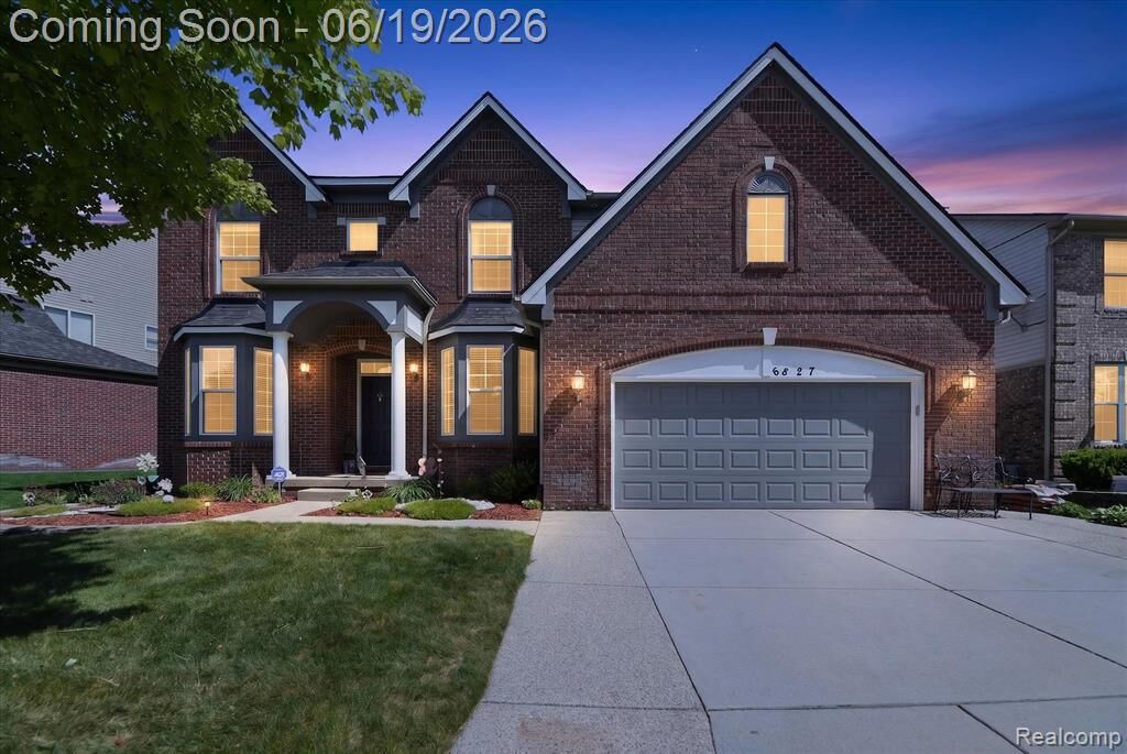 Property Photo:  6827 Blackwell  MI 48317 