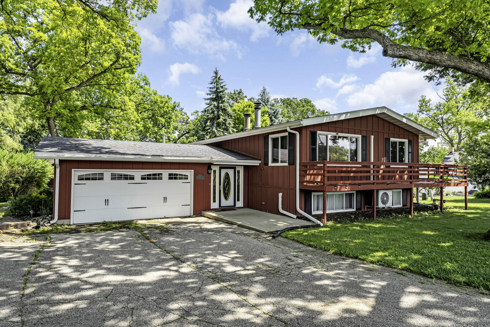 Property Photo:  5107 South Shore Dr  WI 53115 