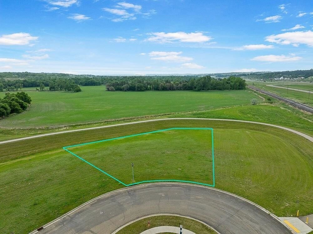 Property Photo: 349 Riverwood Dr ND 58722