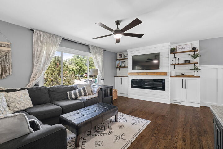 Property Photo: 7025 Roberts Drive IL 60517