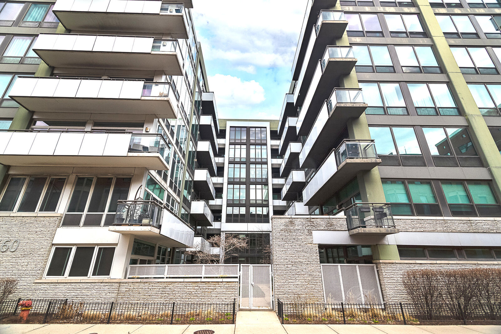 Property Photo:  650 W Wayman Street 206C  IL 60661 