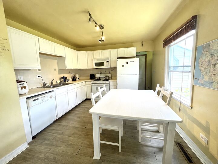 Property Photo:  329 Cherry Court  IL 60025 