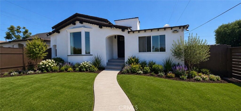 Property Photo: 1558 W 105th CA 90047