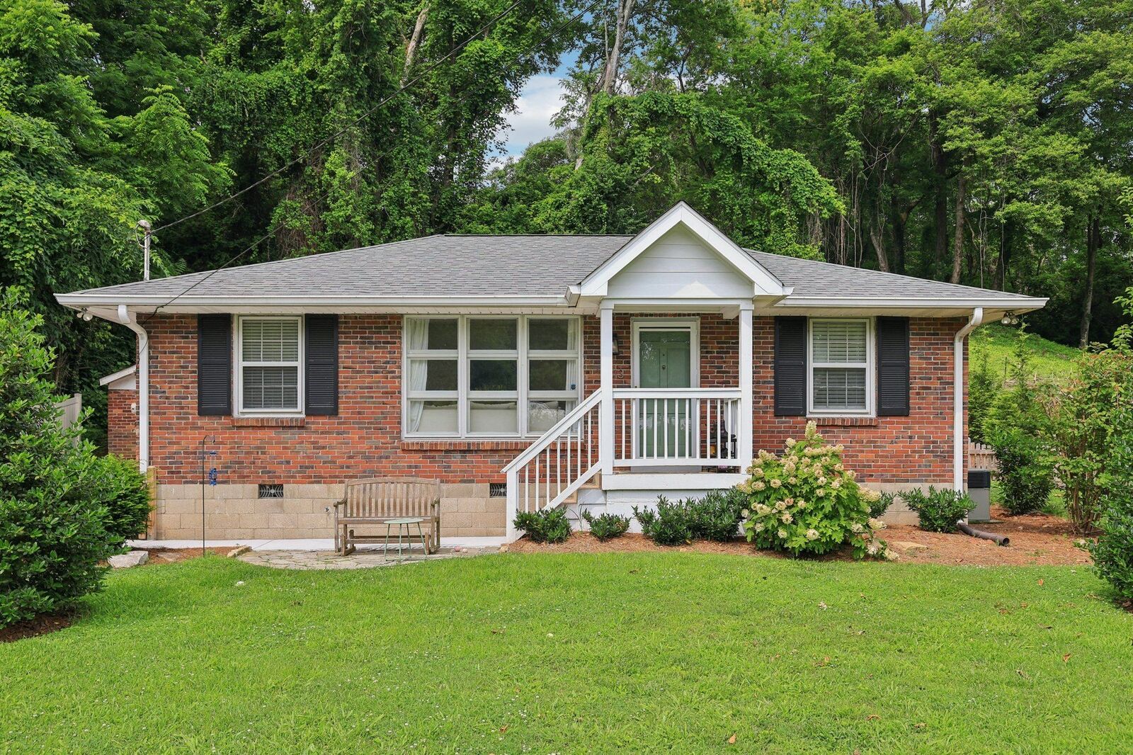 Property Photo: 3313 Colby Dr TN 37211