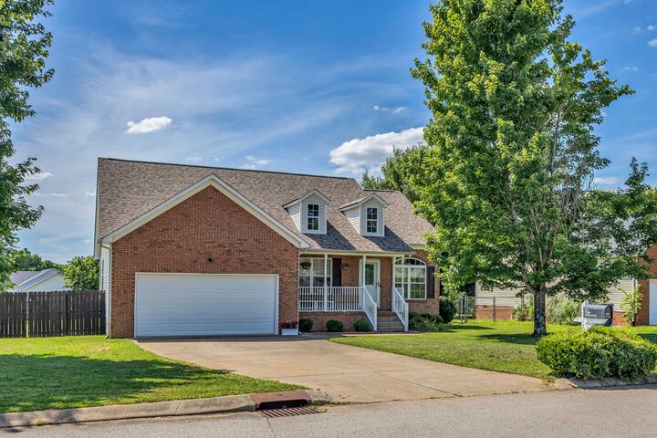 Property Photo: 1978 Farmington Ct TN 38401