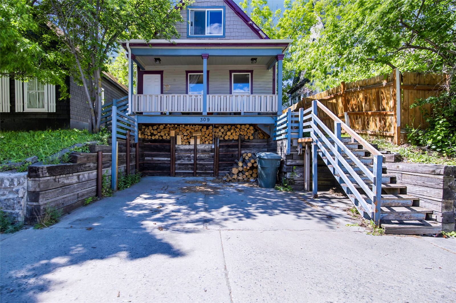 Property Photo: 309 E Broadway Street MT 59601