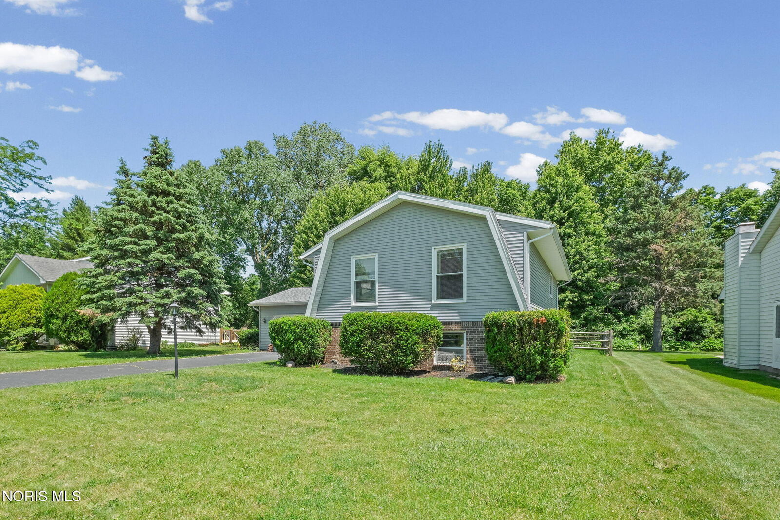 Property Photo: 600 Wilkshire Drive OH 43566